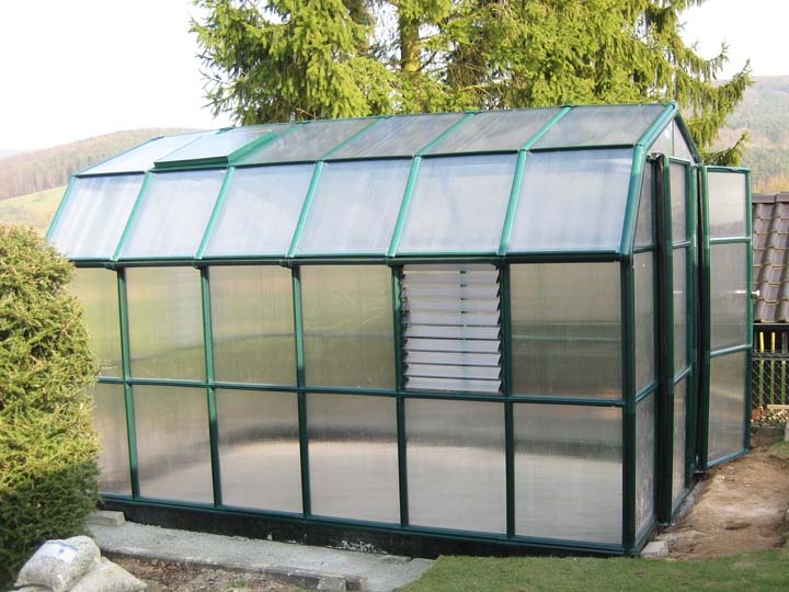 Rion Kunststoff Gewaechshaus und Tomatenhaus Grand Gardener mit Lamellenfenster