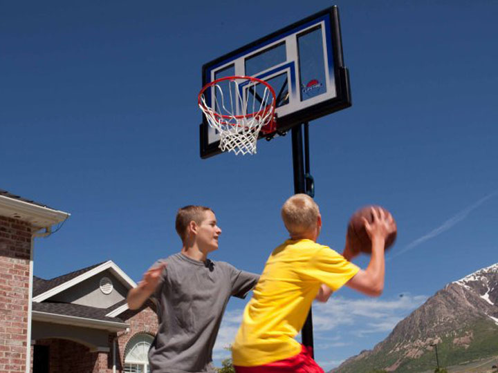 Lifetime Basketballanlage und Basketballkorb