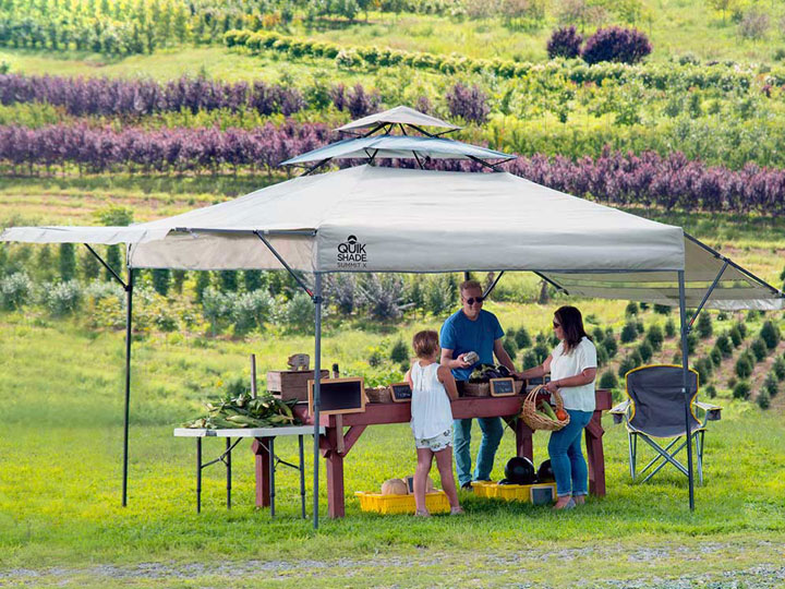 Shelter Logic Faltpavillon und Faltcarport weiss 300x610 cm im Garten