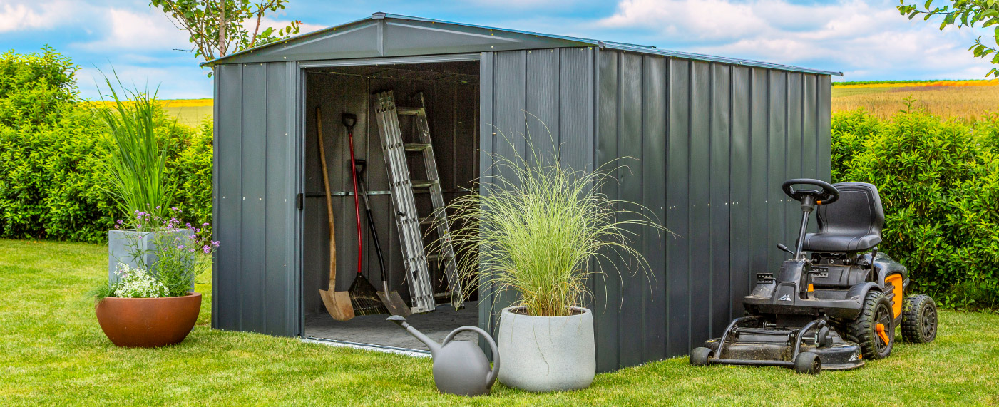 Metall Geraetehaus von Spacemaker