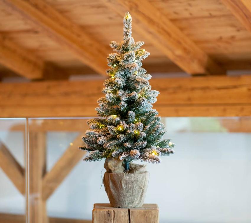 Evergreen Künstlicher Weihnachtsbaum künstlicher Tannenbaum Kunstschnee LED 90 cm 