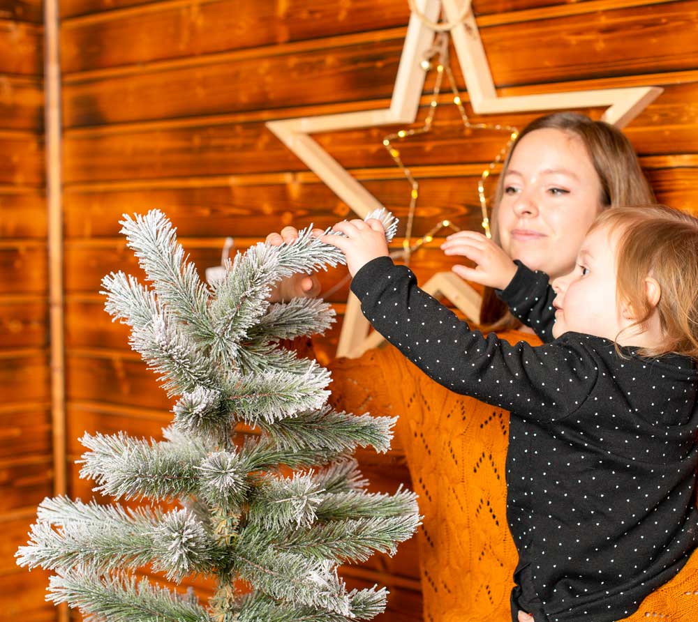 Evergreen Künstlicher Weihnachtsbaum Cedar Frost Kiefer | Inkl. Kunstschnee | Weiß