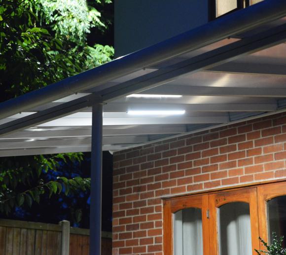 Palram Lichtleiste für Pavillons, Wintergärten, Gerätehäuser und