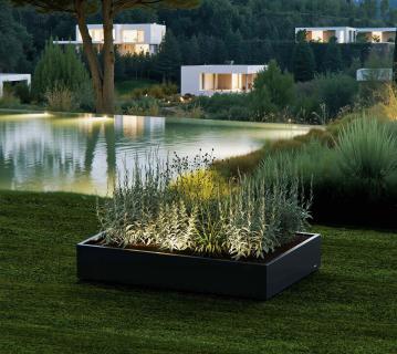 Herstera Garden Cube Low M Plus | flacher Outdoor Pflanzkasten | mit LED | 375 L 