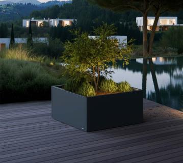 Herstera Garden Cube Low L Plus | flacher Outdoor Pflanzkasten | mit LED | 500 L 